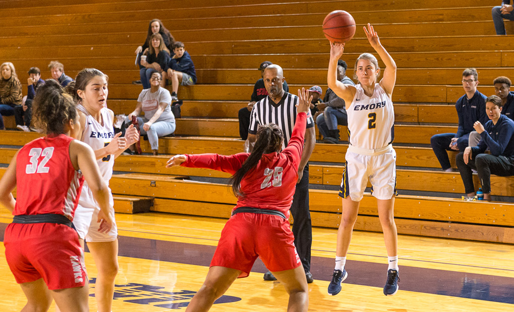 Molly Weiss' Career Night Helps No. 22/25 Women's Basketball Win Eighth Straight; Downs CMU 55-43